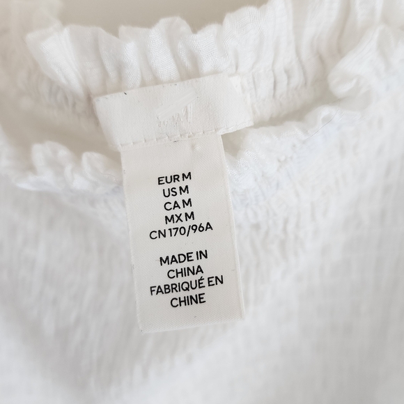 Chic White Ruffled Blouse - Picture 2 of 3